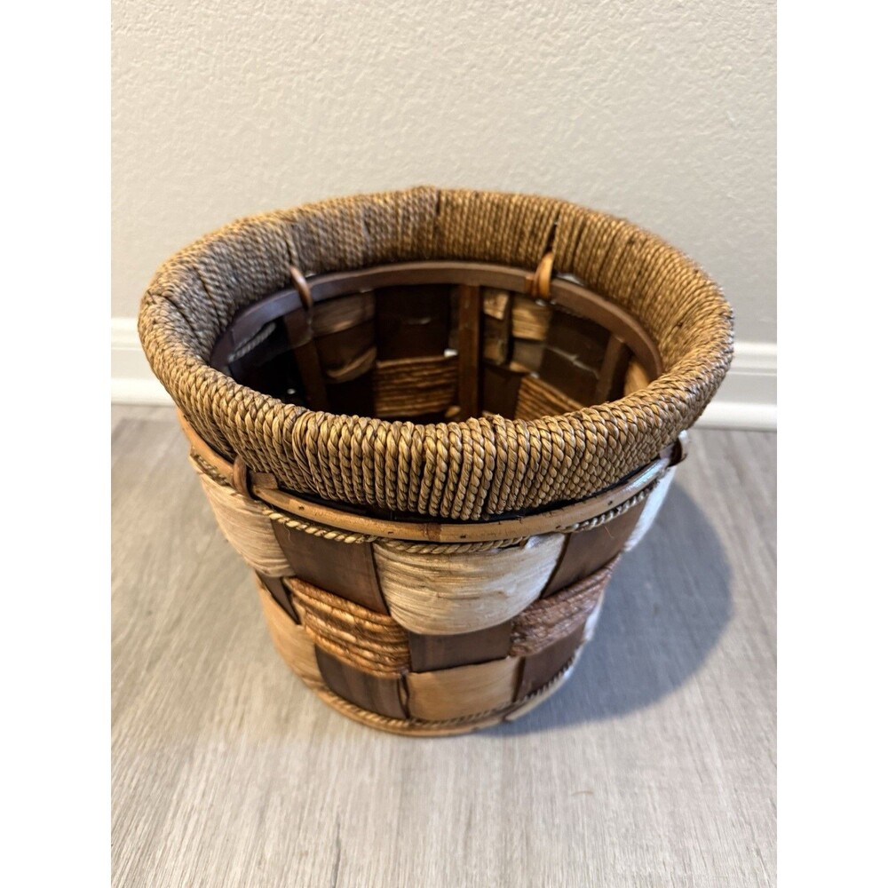 vintage 1970 woven boho rattan wicker planter basket, Excel Cond, Place A Bid.